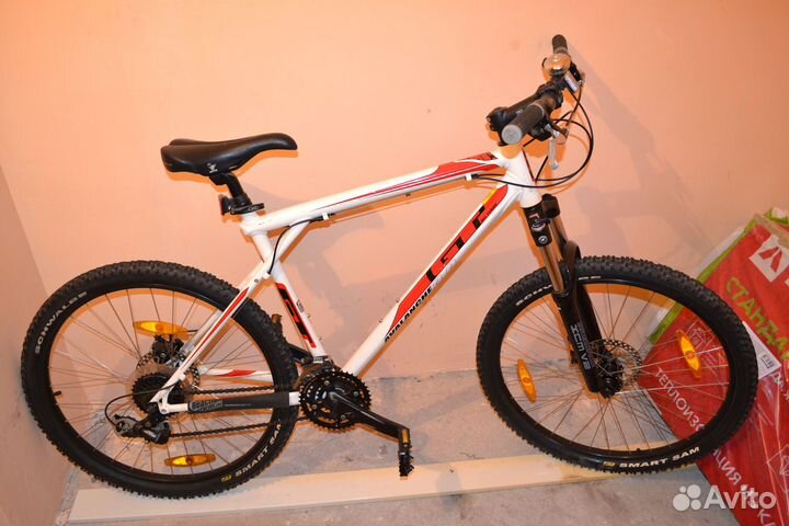 Велосипед GT Avalanche 3.0 Disc White