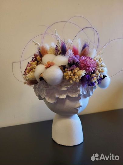 Букет из сухоцветов в кашпо