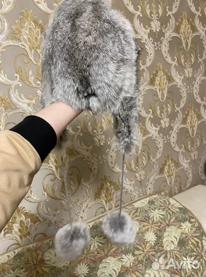 Шапка с помпоном из кролика