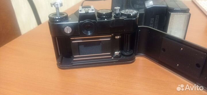 Плёночный фотоаппарат Зенит хр12