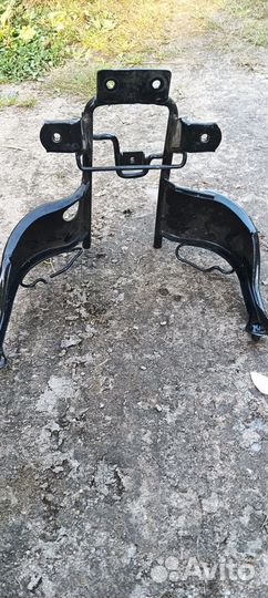 Кронштейн обтекателя YBR 125