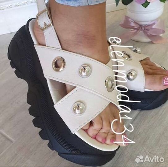 Женские босоножки на платформе