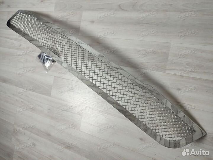 Решетка радиатора верхняя Mitsubishi Outlander III