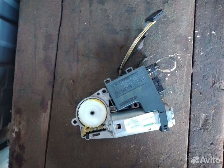 Моторчик люка