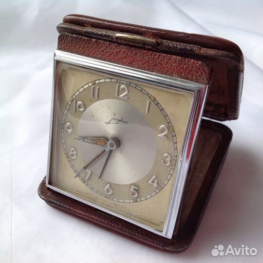 Часы-будильник Junghans немецкие
