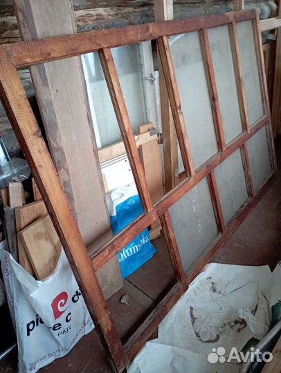 Деревянная оконная рама