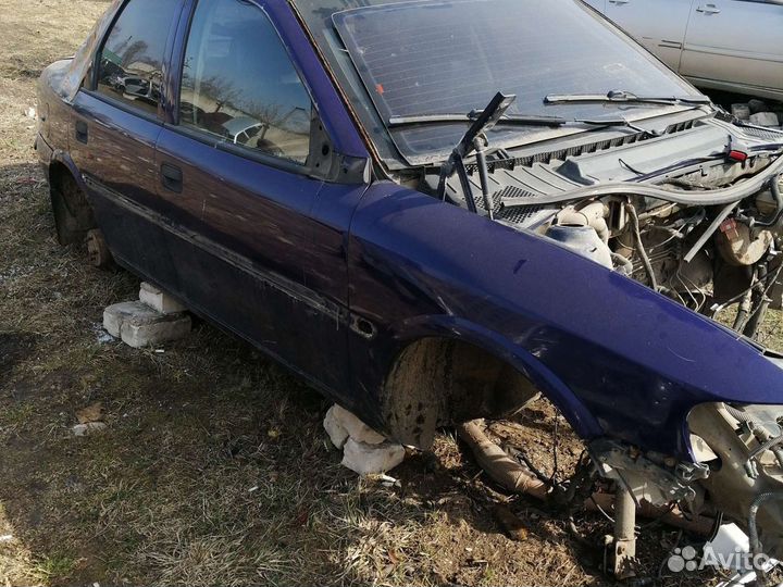 Дверь Опель Вектра Б 1.8