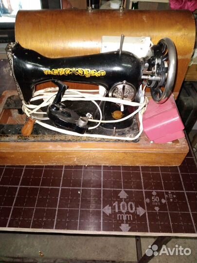 Швейная машина Подольск с ручным и электроприводом