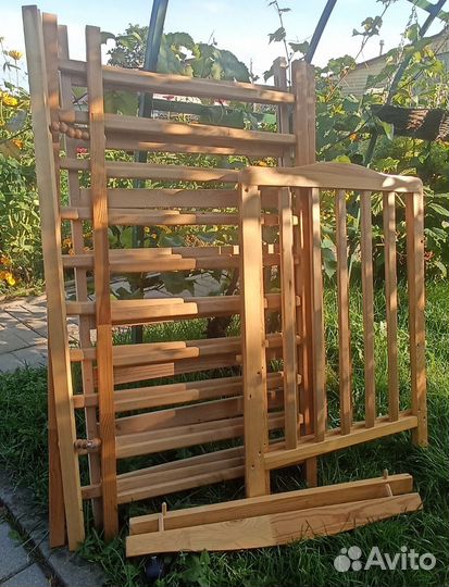 Детская кроватка