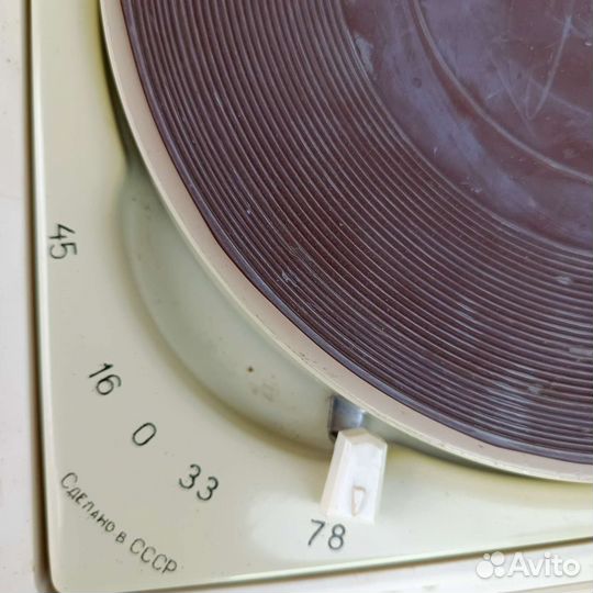 Патефон для пластинок СССР