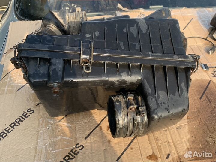 Корпус воздушного фильтра kia Clarus