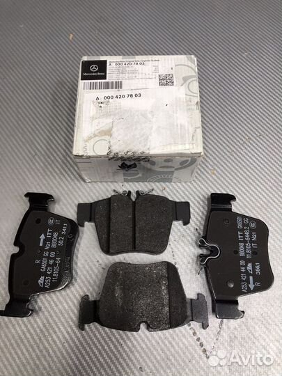 Тормозные колодки Mercedes Benz A0004207803