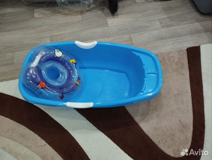 Ванночка для купания и круг