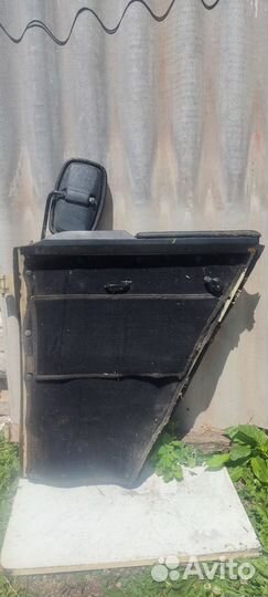 Передняя правая дверь УАЗ 469/Хантер