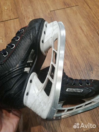 Хоккейные коньки bauer