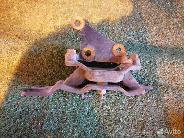 Опора двигателя (подушка двс) левая 11220JN01A Nis