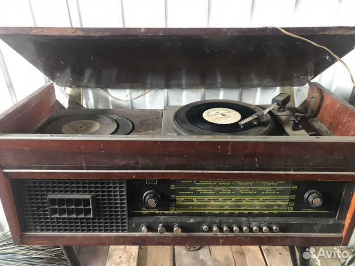 Радиоприемник СССР урал 114