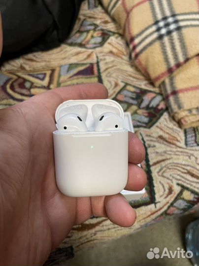 Оригинальные наушники Apple AirPods(чек есть)