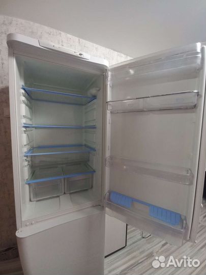 Холодильник бу indesit