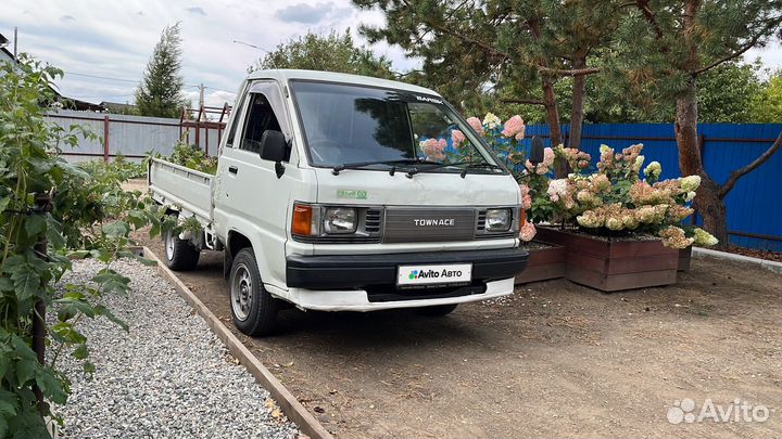 Бортовой грузовик Коммерческие грузовики на Toyota ToyoAce, 1987