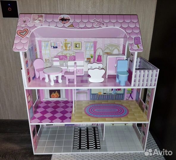 Кукольный домик с мебелью
