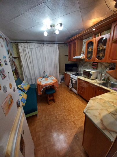 2-к. квартира, 56 м², 1/19 эт.