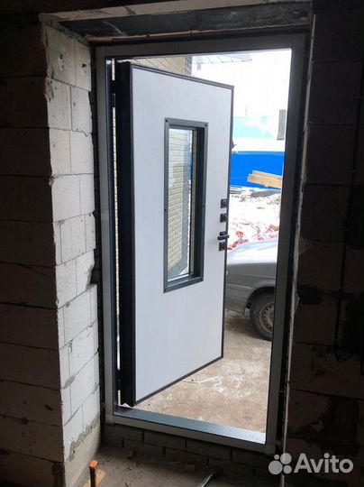 Дверь с терморазрывом в дом