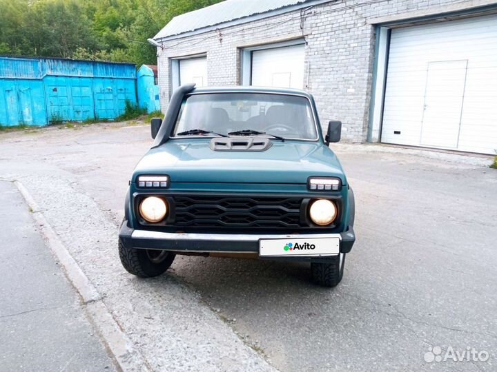 LADA 4x4 (Нива) 1.7 МТ, 2003, 80 000 км