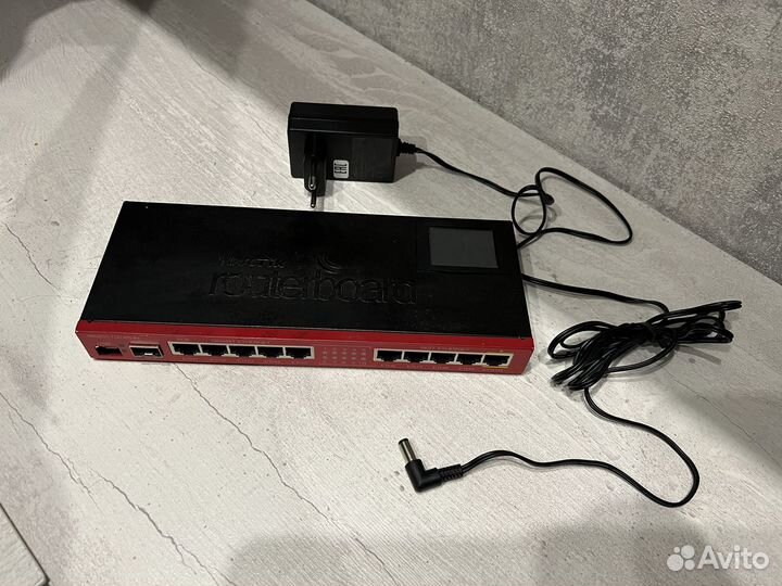 Mikrotik RB2011 uias