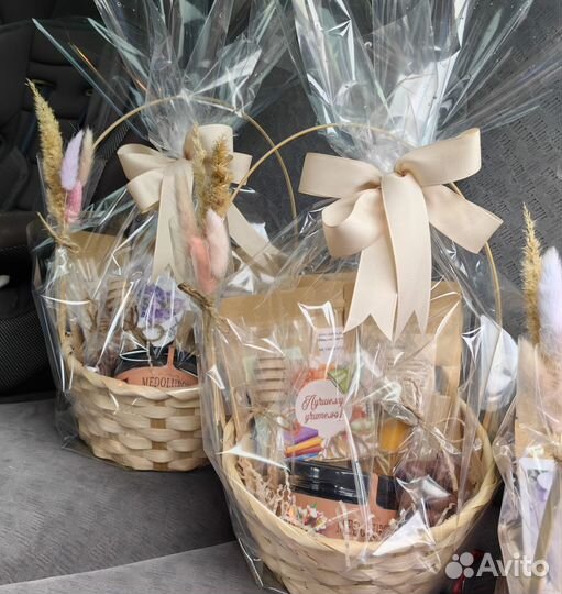 Подарочный набор, чайная корзина, сладости