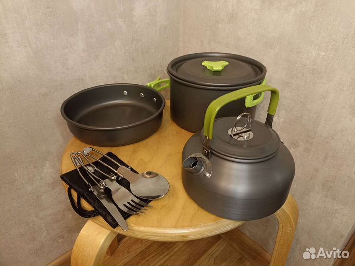 Походный набор посуды: чайник, сковорода, кастрюля