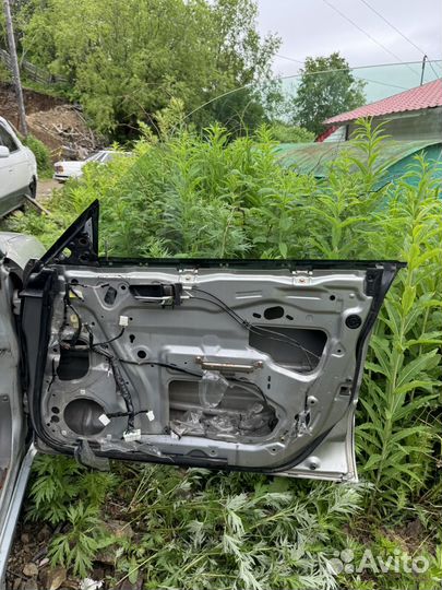 Передняя правая дверь Subaru Forester SG5