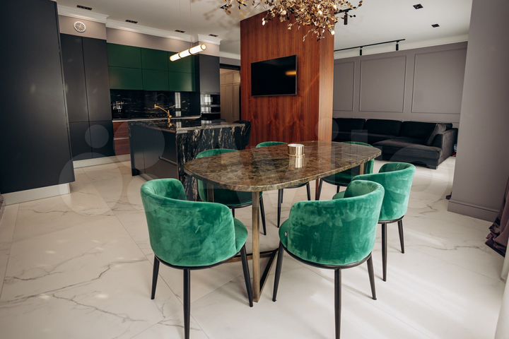 3-к. квартира, 147 м², 2/9 эт.