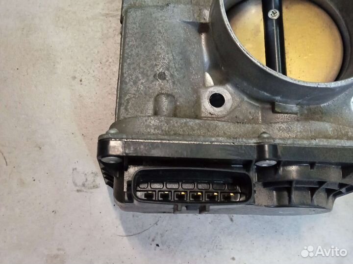 Дросельная заслонка на Volvo S60, S80 2,4 бензин