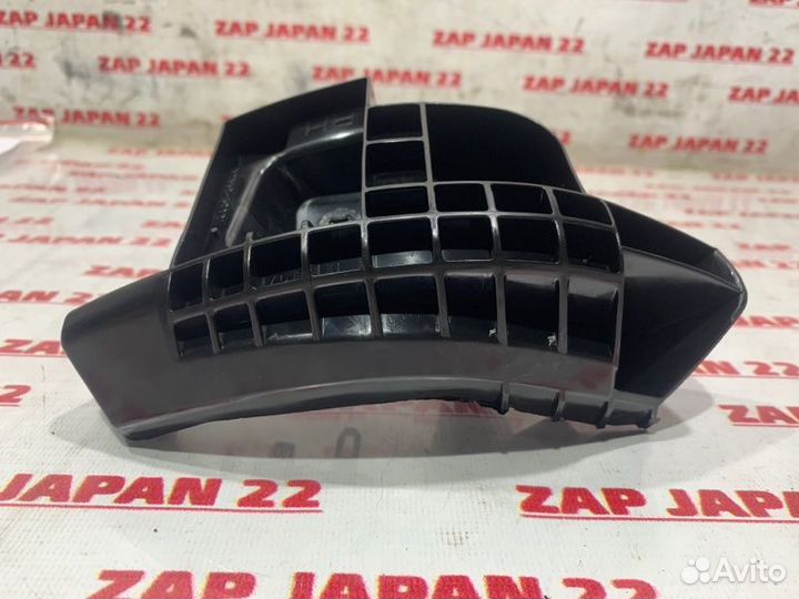 Крепление бампера заднее правое Toyota Land