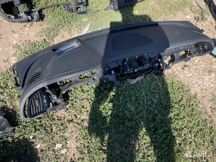 Торпедо с подушкой Киа Стингер