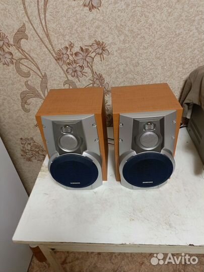 Колонкиот музыкального центра Samsung