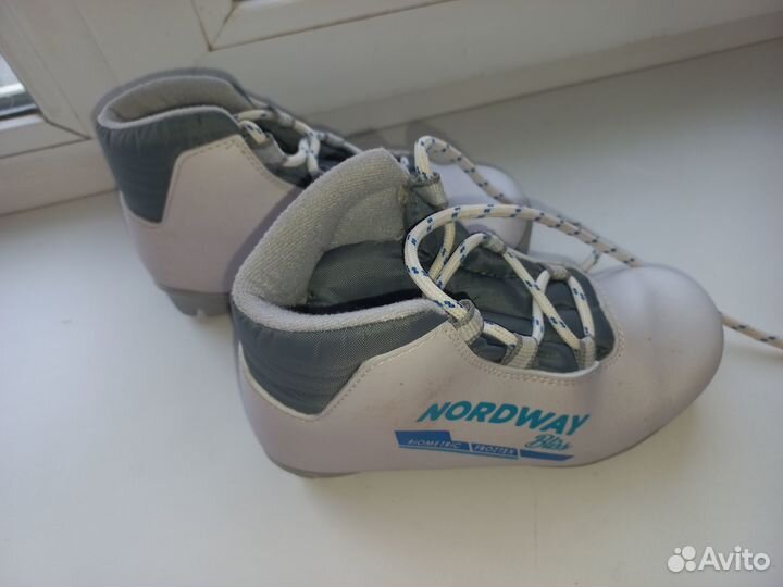 Лыжные ботинки nordway 31 р, стелька 20