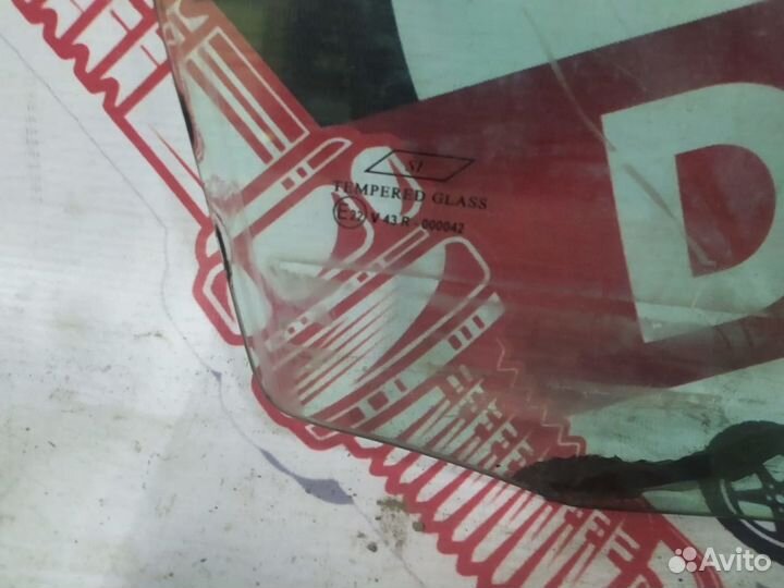 Стекло переднее правое Toyota Corolla 120