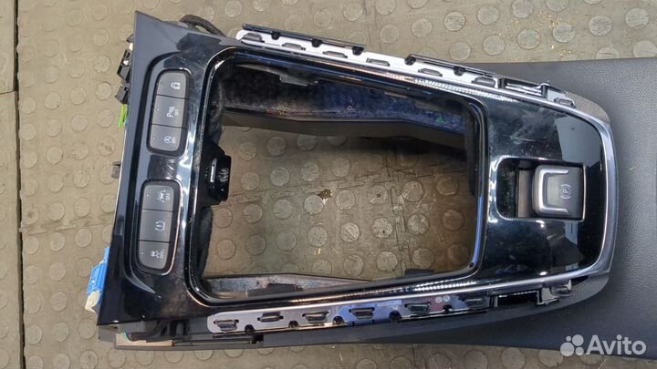 Консоль салона Opel Grandland X