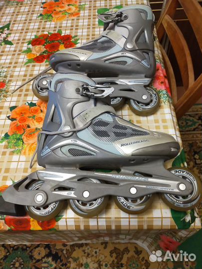 Роликовые коньки
