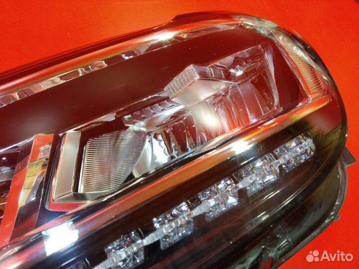 Фара передняя левая Volkswagen Tiguan AD1 czca