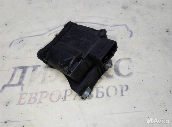Моторчик заслонки печки Audi A8 D3 4E 2004-2010