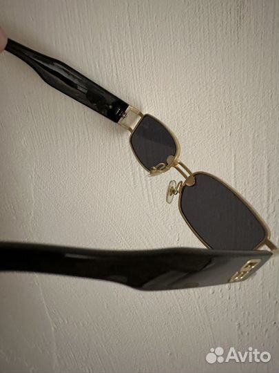 Очки солнцезащитные