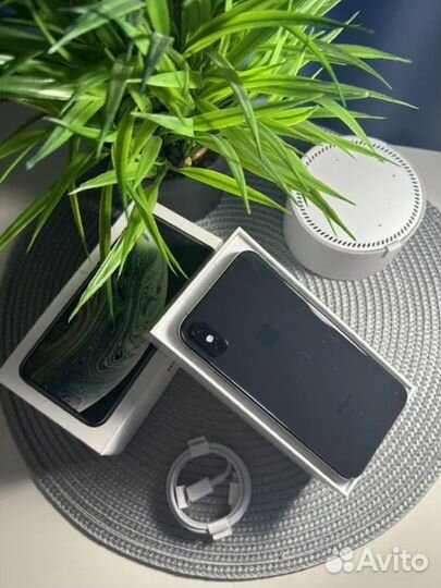 iPhone Xs, 64 ГБ