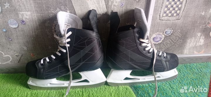 Коньки хоккейные 42 размер
