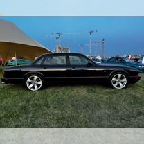 Jaguar XJR 4.0 AT, 2000, 150 000 км, с пробегом, цена 1 200 000 руб.