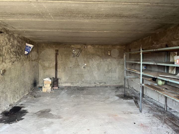 Гараж, > 30 м²