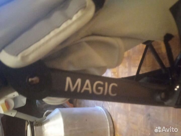 Прогулочная коляска трость