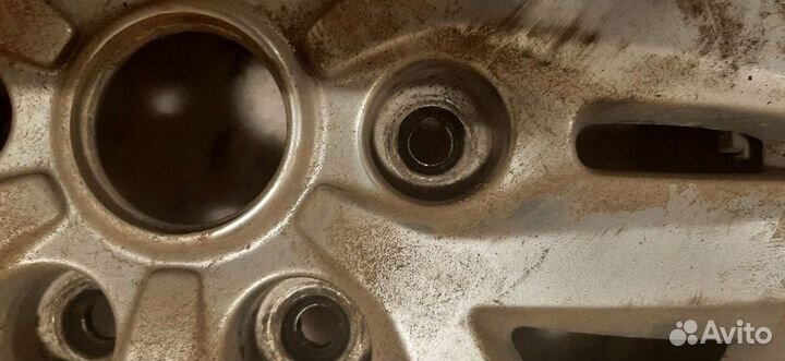 Оригинальный литой диск Hyundai H1 2016г